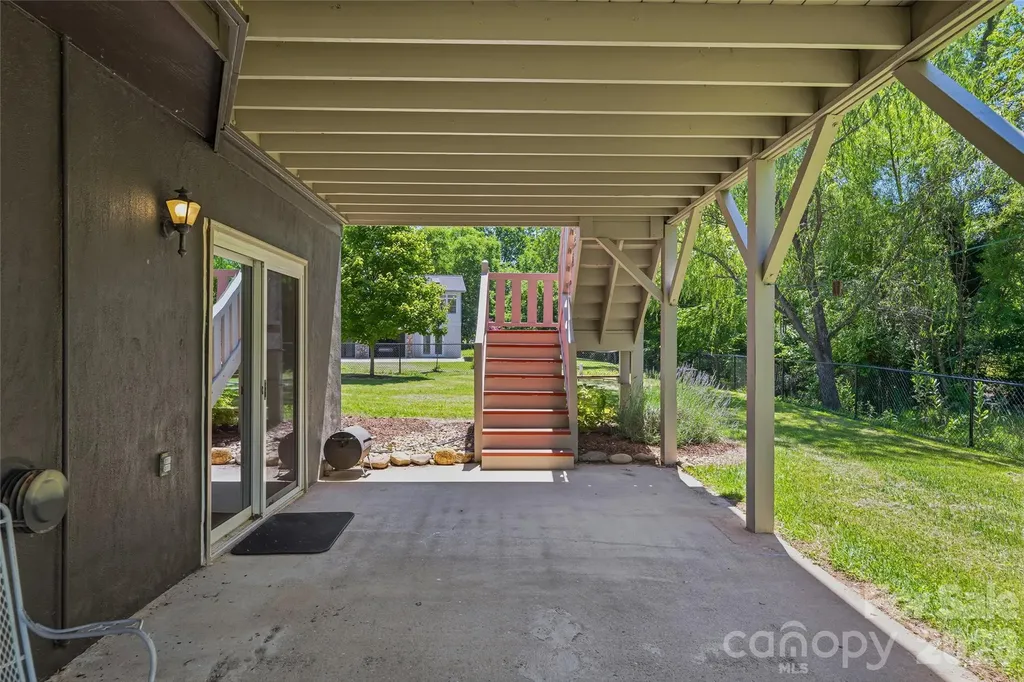 279 Woody Lane Asheville NC 28804