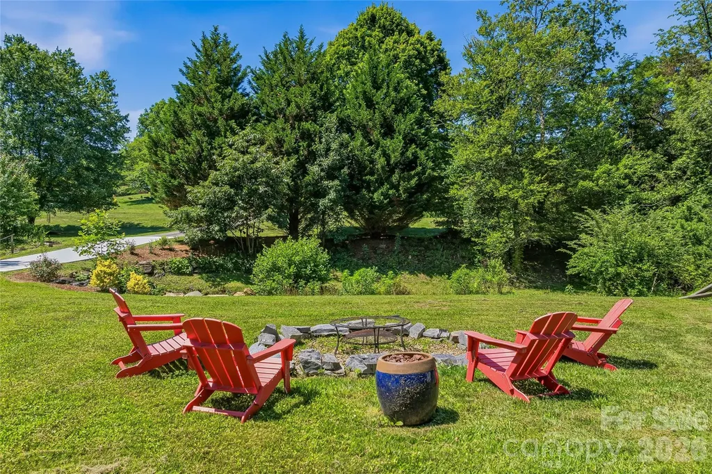 279 Woody Lane Asheville NC 28804