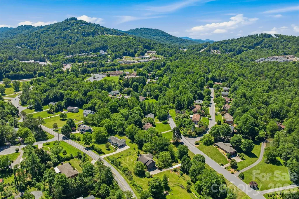 279 Woody Lane Asheville NC 28804