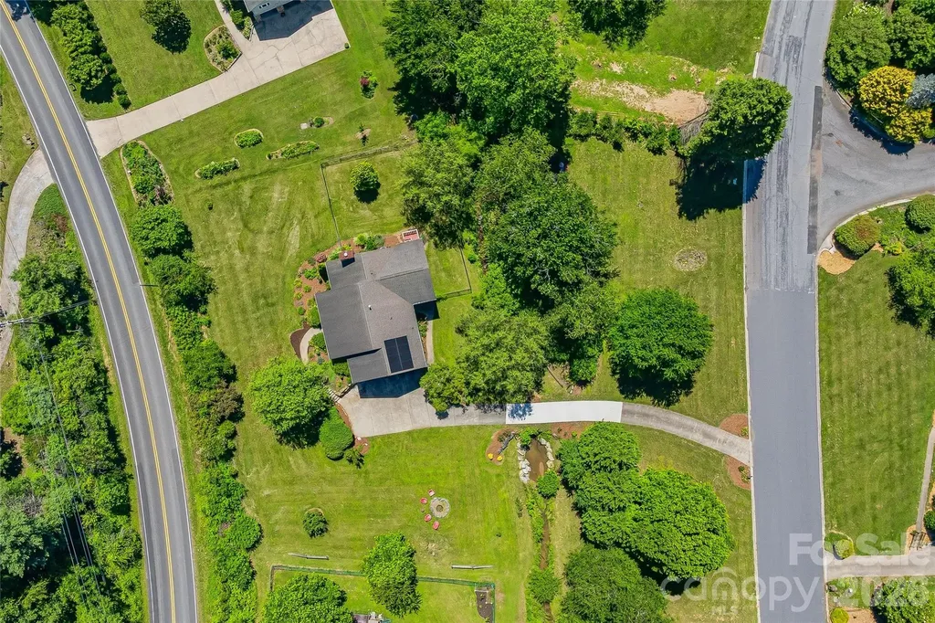 279 Woody Lane Asheville NC 28804