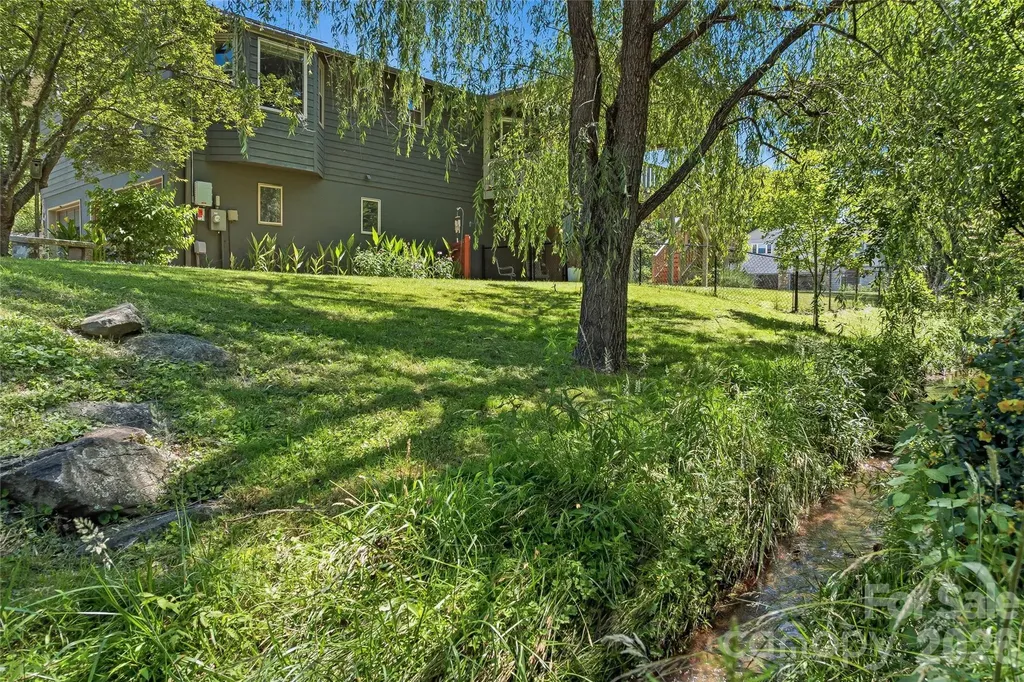 279 Woody Lane Asheville NC 28804