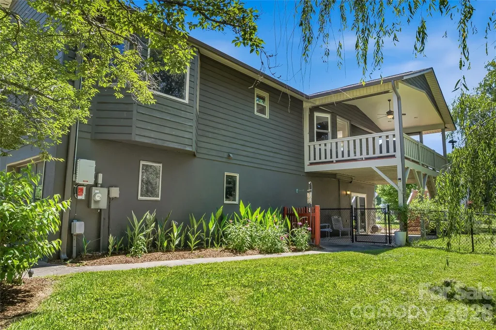 279 Woody Lane Asheville NC 28804