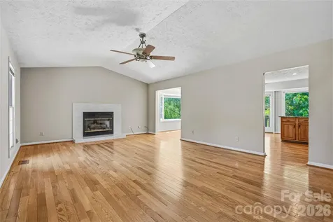 279 Woody Lane Asheville NC 28804