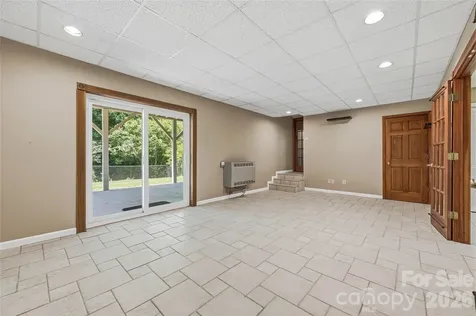 279 Woody Lane Asheville NC 28804