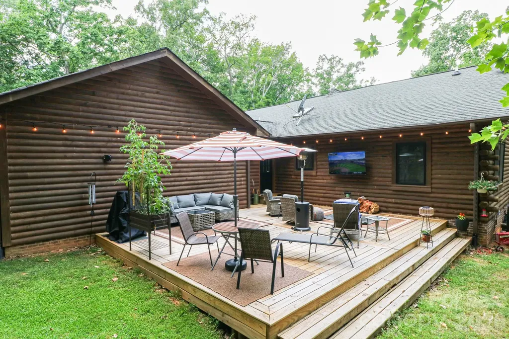 2211 Rocky Cove Lane Denton NC 27239