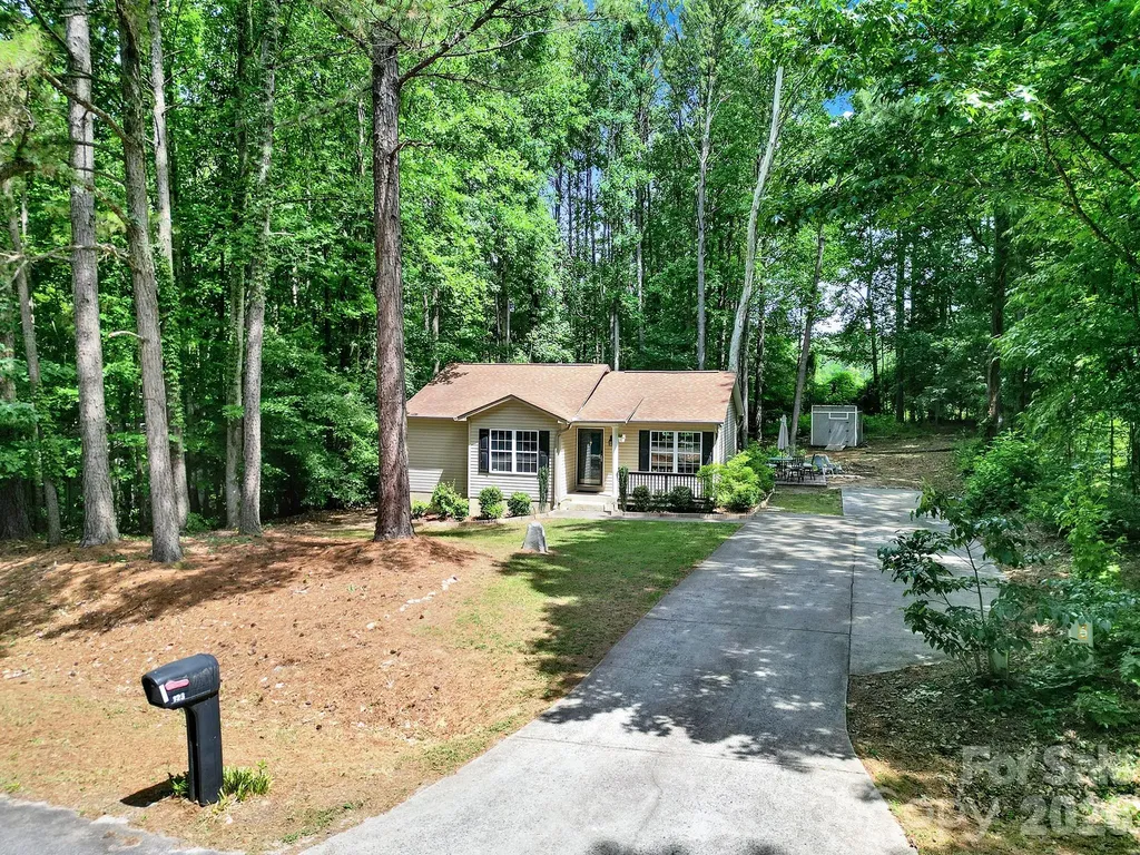 123 Greentree Drive Mooresville NC 28117
