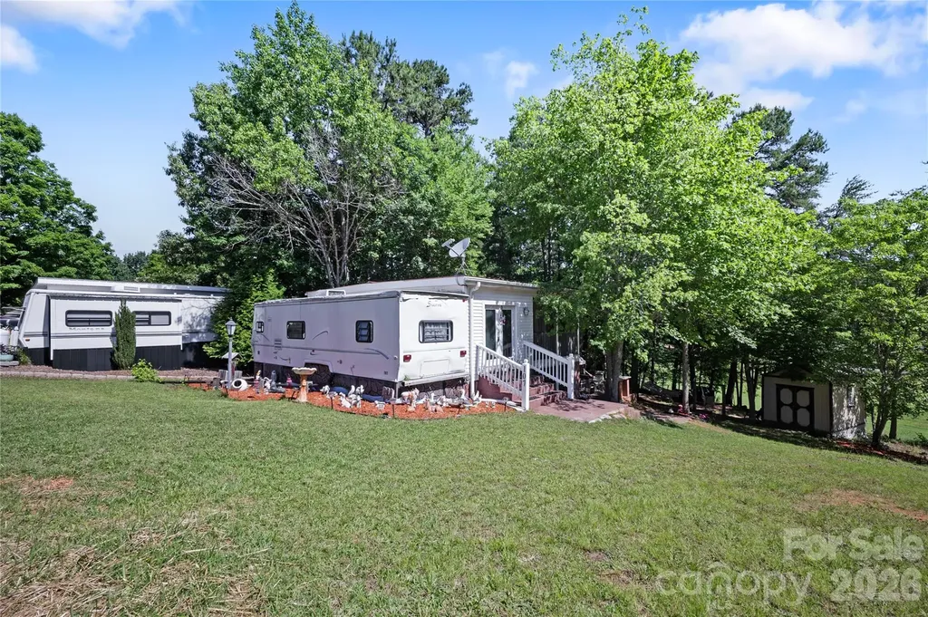 107 Dove Lane New London NC 28127
