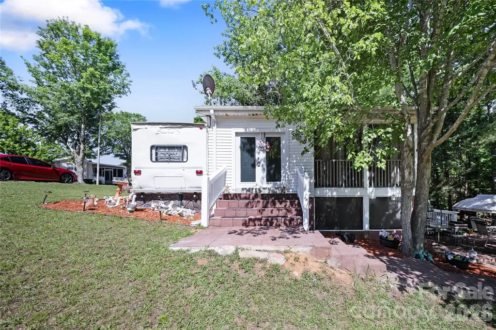 107 Dove Lane New London NC 28127