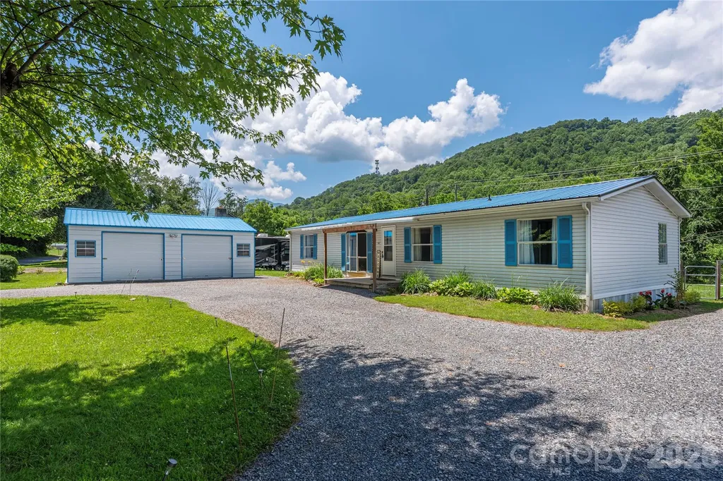 1458 Old Balsam Road Waynesville NC 28786