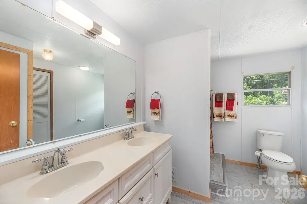 1458 Old Balsam Road Waynesville NC 28786