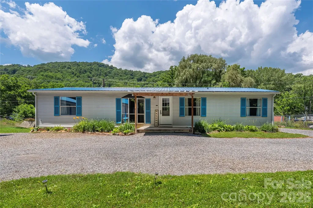 1458 Old Balsam Road Waynesville NC 28786