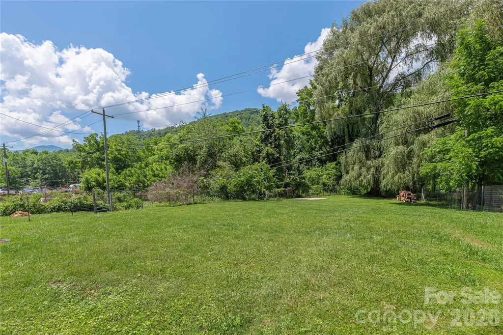 1458 Old Balsam Road Waynesville NC 28786