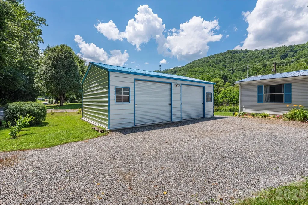 1458 Old Balsam Road Waynesville NC 28786