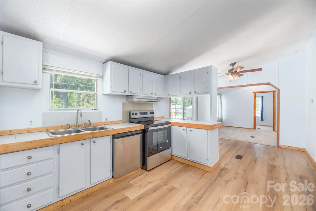 1458 Old Balsam Road Waynesville NC 28786