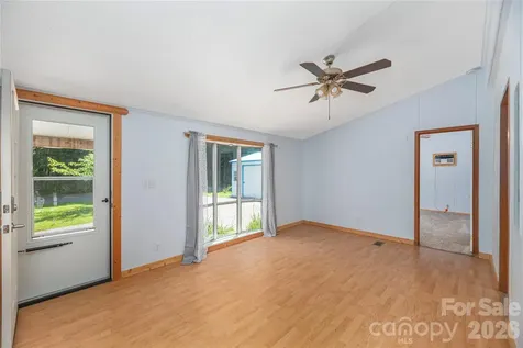 1458 Old Balsam Road Waynesville NC 28786