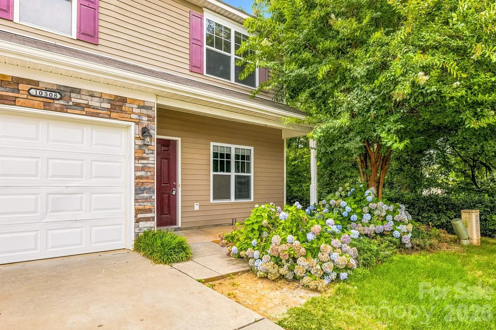 10308 Cloyne Court Charlotte NC 28213