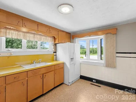 1230 Dana Road Hendersonville NC 28792