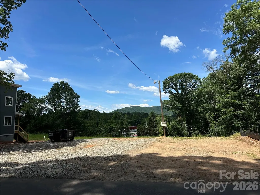 25 Oak Hill Drive Asheville NC 28806