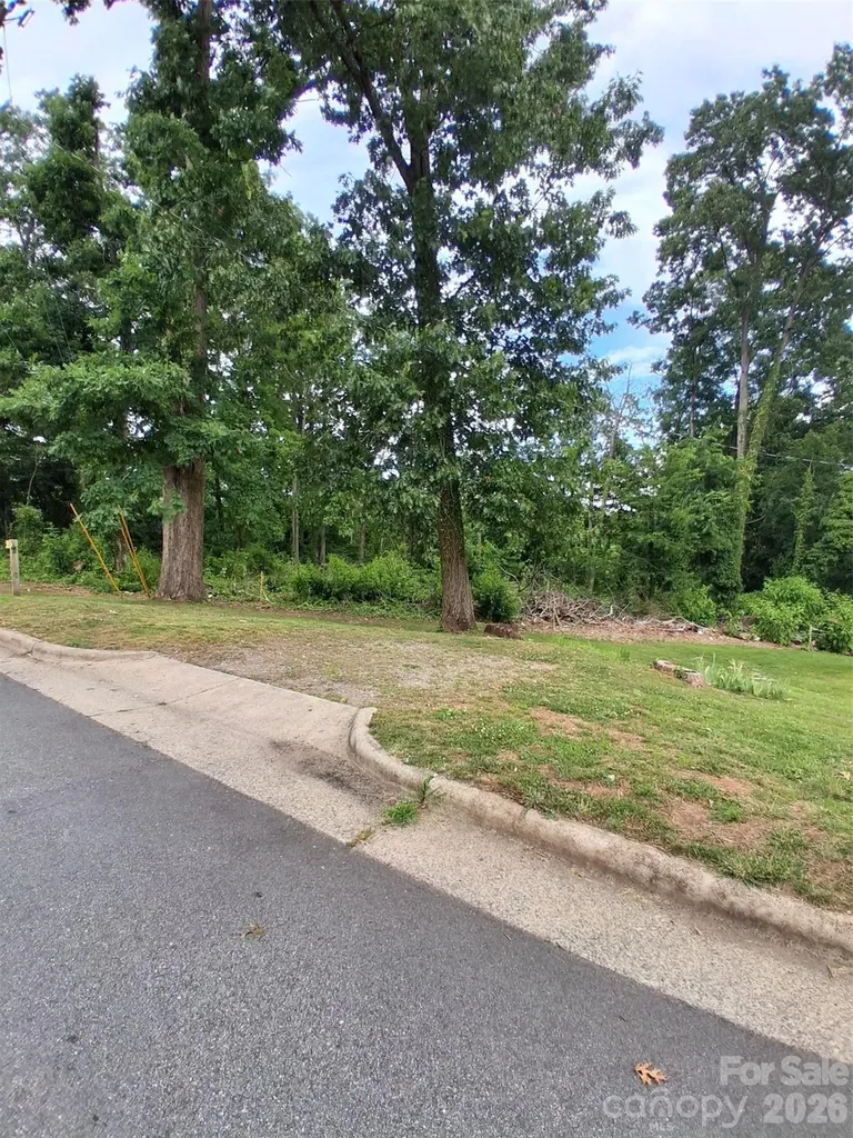 25 Oak Hill Drive Asheville NC 28806