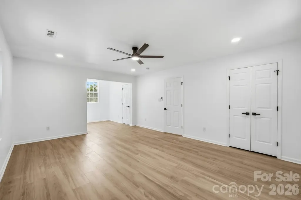 6102 Garamond Court Charlotte NC 28270