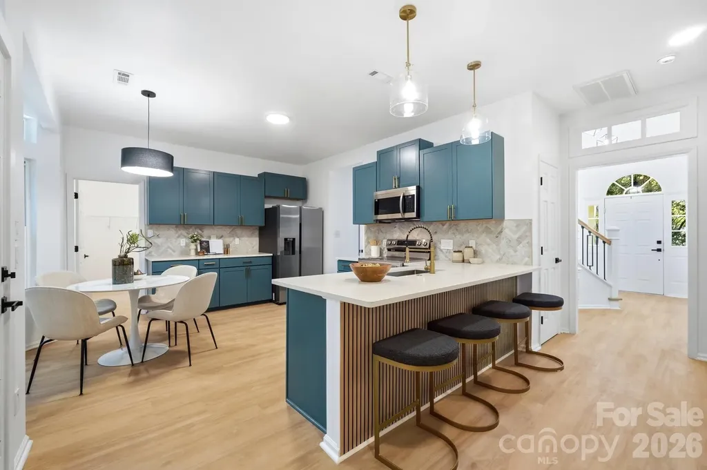 6102 Garamond Court Charlotte NC 28270