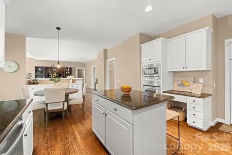 2733 Providence Spring Lane Charlotte NC 28270