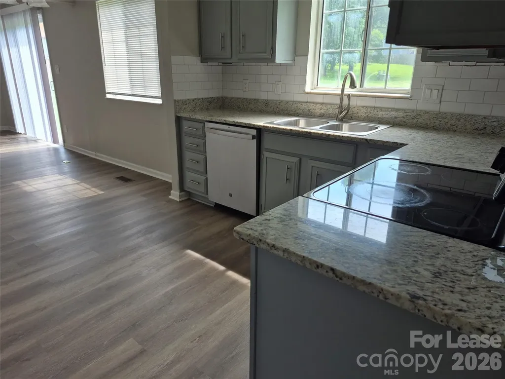 8205 Eveningwood Court Charlotte NC 28226