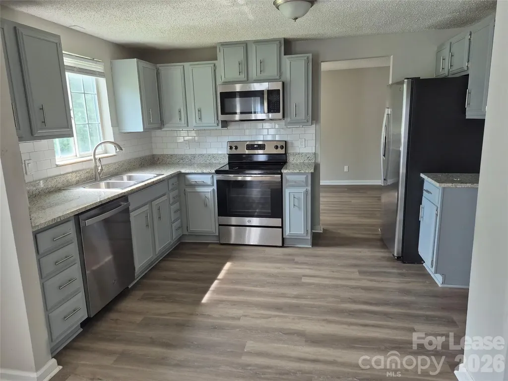 8205 Eveningwood Court Charlotte NC 28226