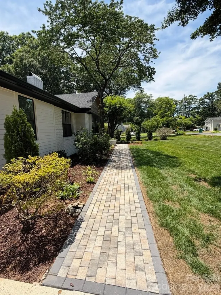 5306 Wales Street Charlotte NC 28269