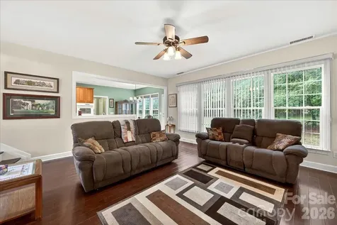 10604 Knight Castle Drive Charlotte NC 28277