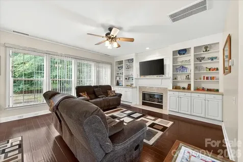 10604 Knight Castle Drive Charlotte NC 28277