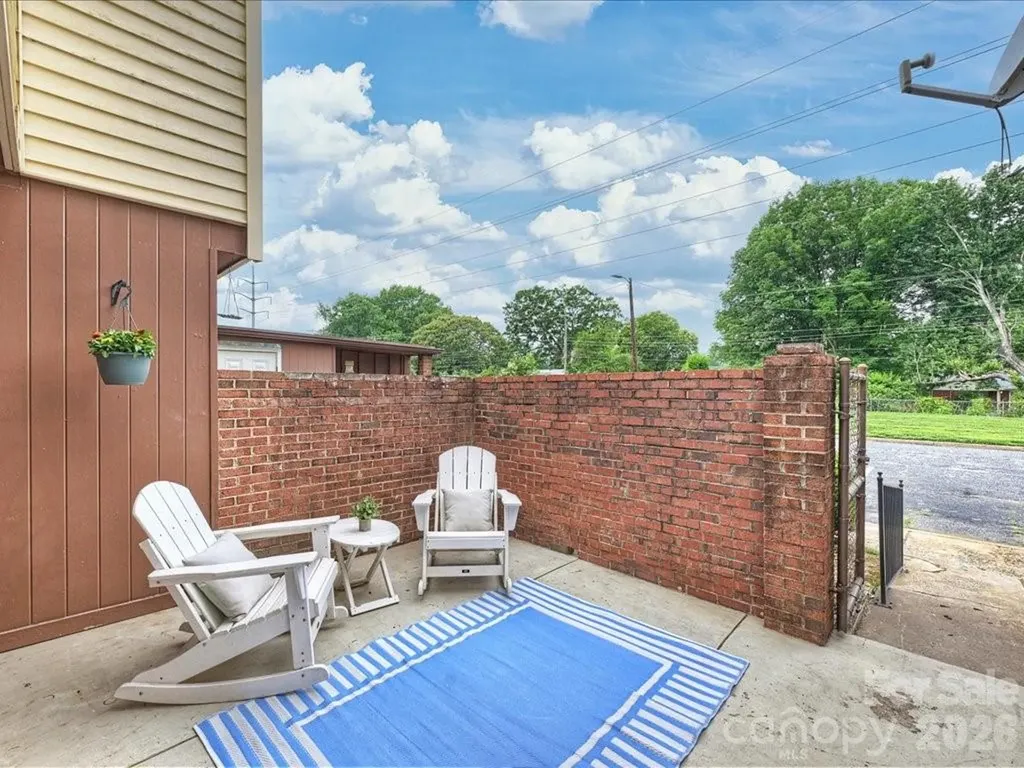 6810 Farmingdale Drive Charlotte NC 28212