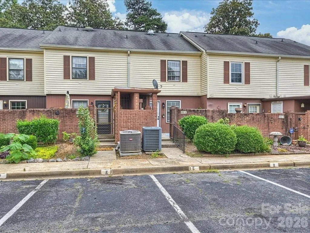 6810 Farmingdale Drive Charlotte NC 28212