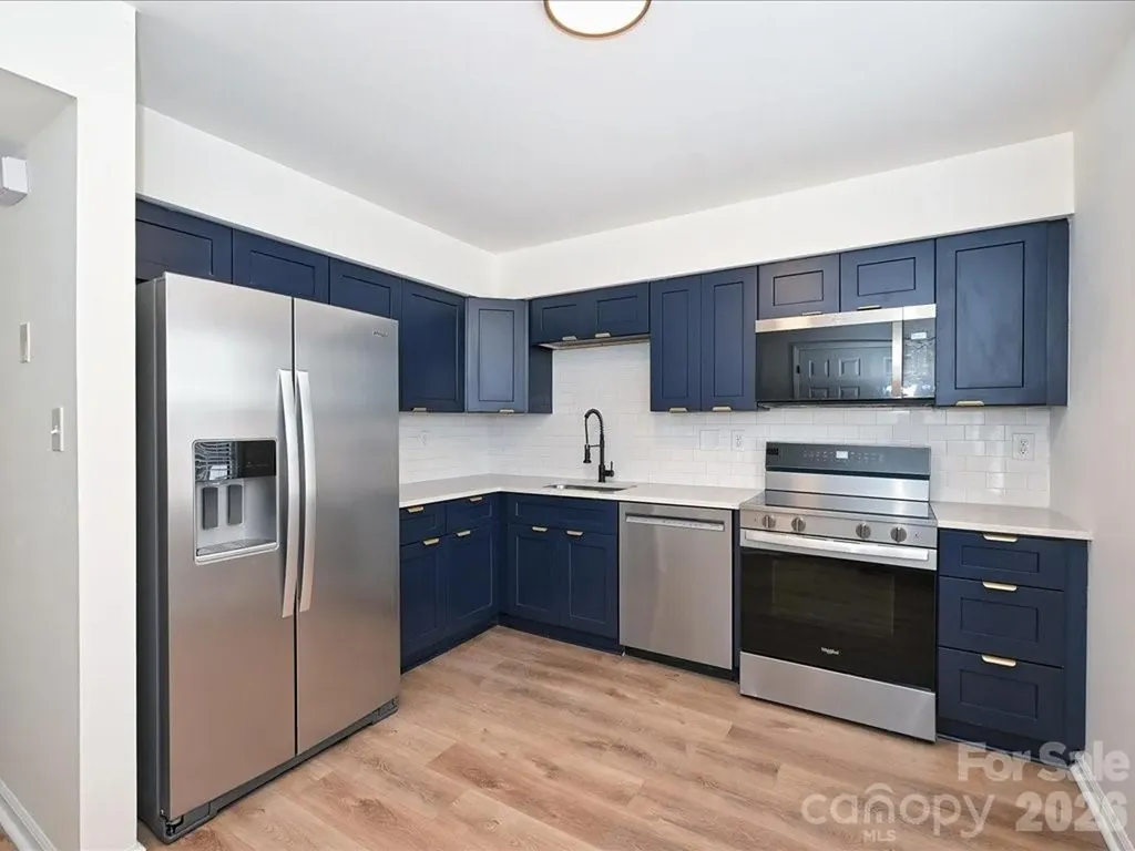 6810 Farmingdale Drive Charlotte NC 28212