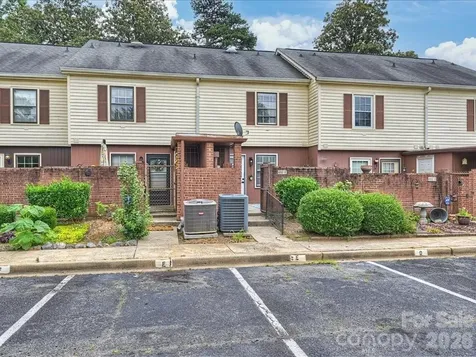 6810 Farmingdale Drive Charlotte NC 28212