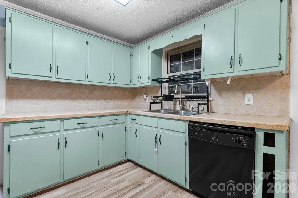 1809 31st Street NE Hickory NC 28601