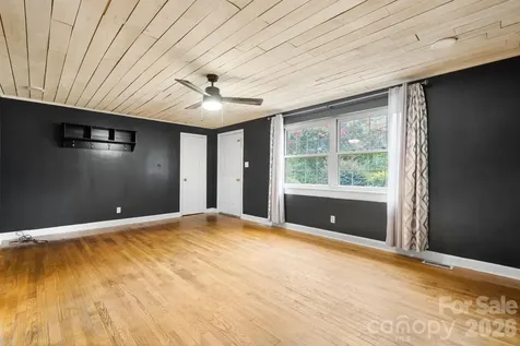 1809 31st Street NE Hickory NC 28601