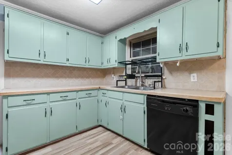1809 31st Street NE Hickory NC 28601