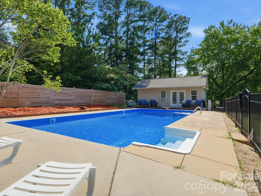117 Club View Drive Cherryville NC 28021
