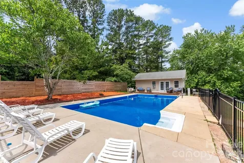 117 Club View Drive Cherryville NC 28021