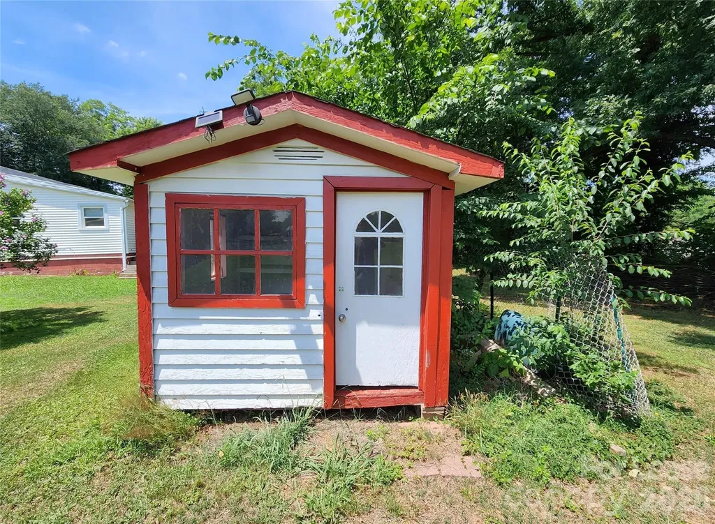 135 Oak Grove Road Statesville NC 28677