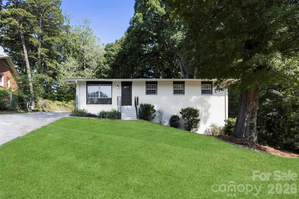 1047 White Plains Road Charlotte NC 28213