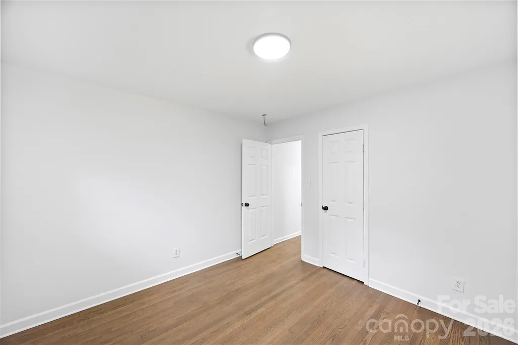 1047 White Plains Road Charlotte NC 28213