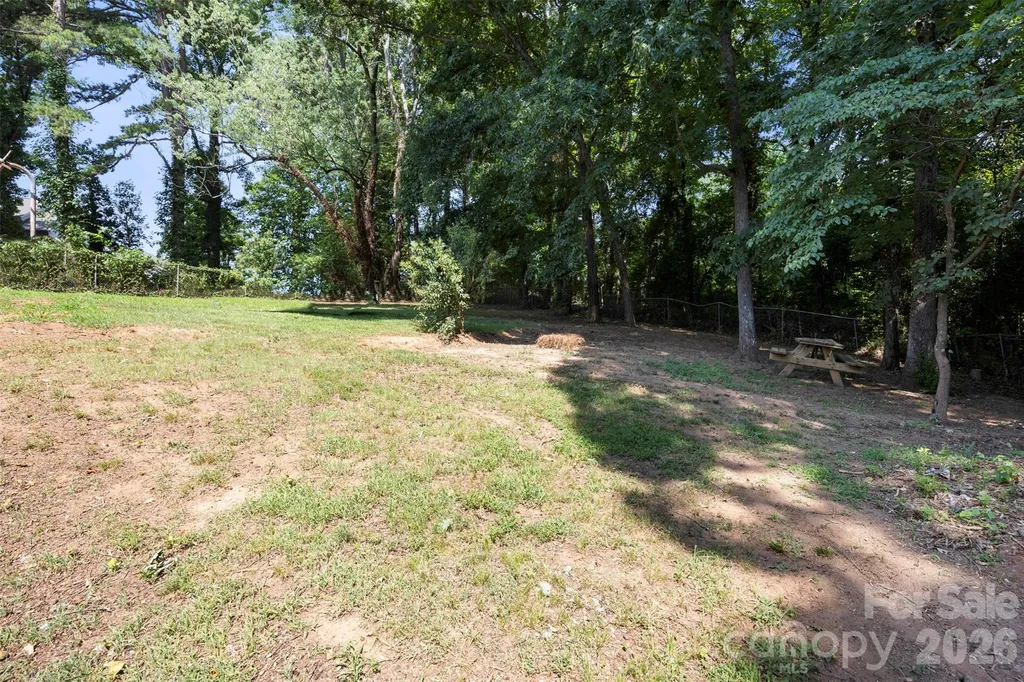 1047 White Plains Road Charlotte NC 28213