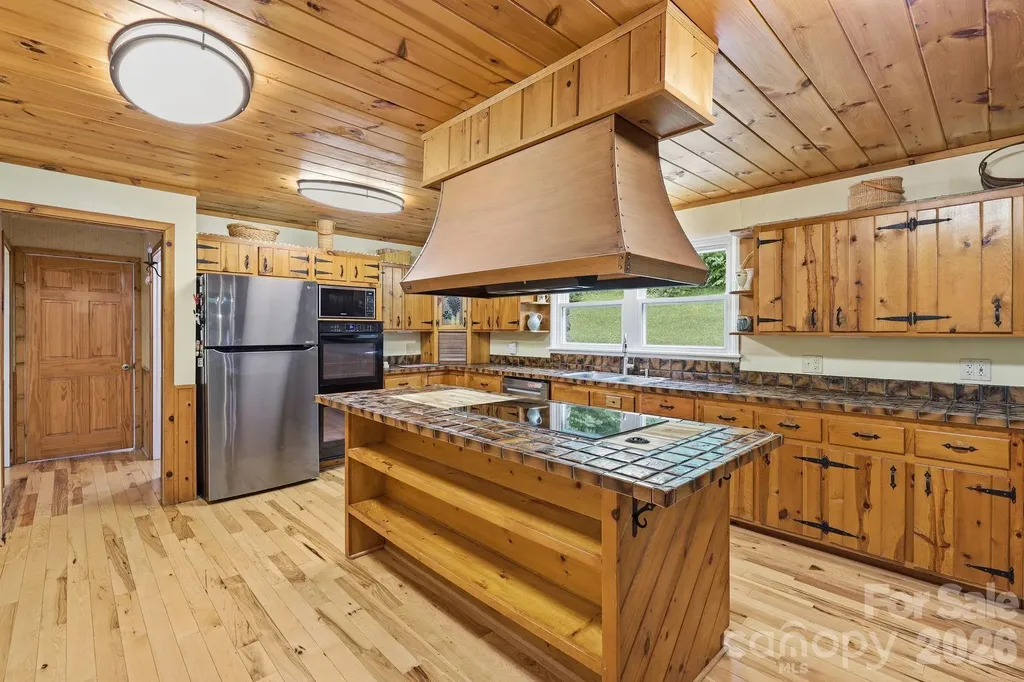 570 Rugged Top Road Waynesville NC 28785