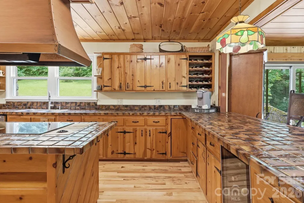 570 Rugged Top Road Waynesville NC 28785