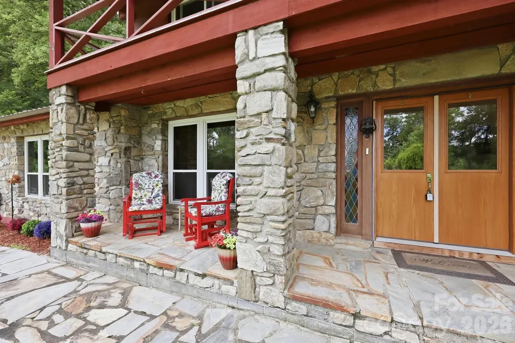 570 Rugged Top Road Waynesville NC 28785