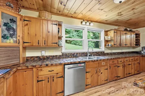570 Rugged Top Road Waynesville NC 28785
