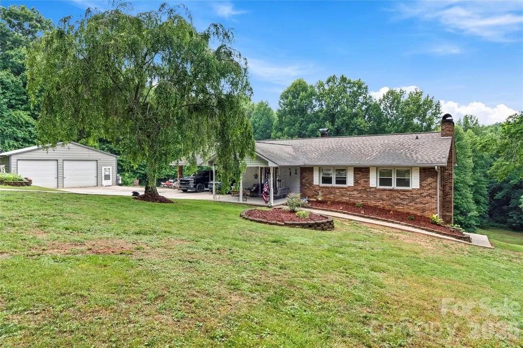 303 Alexander Drive North Wilkesboro NC 28659