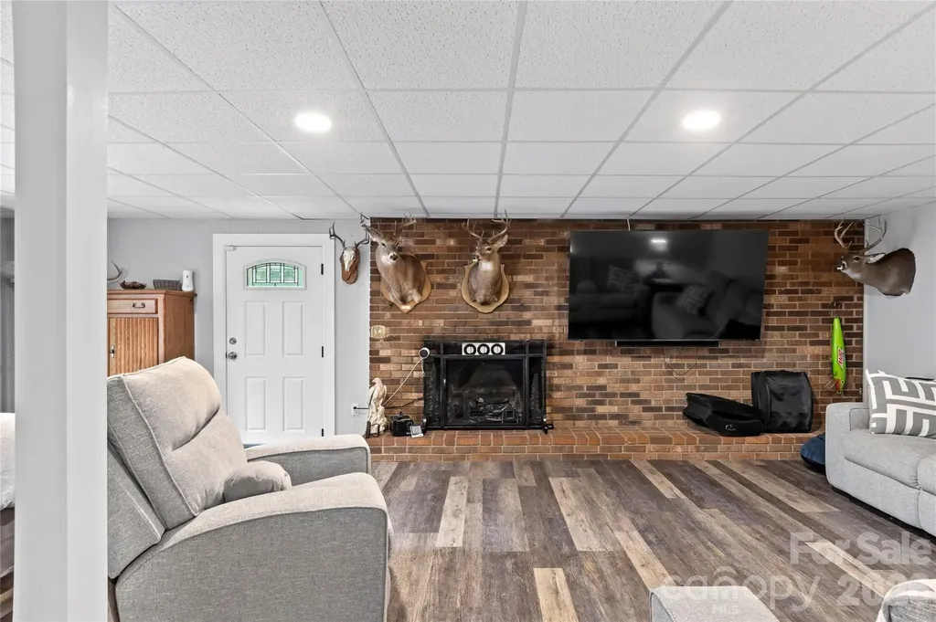 303 Alexander Drive North Wilkesboro NC 28659